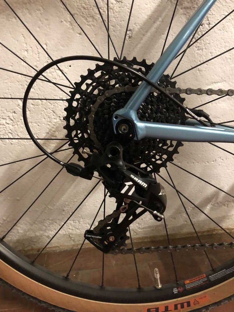 Used Cannondale Slate Apex 1 2018 2018 Road & Gravel, Light Gray — image 2 of 6