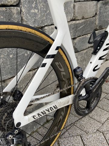 Used Canyon Aeroad CFR Disc Di2 2021 2021 Road & Gravel, White — image 3 of 4
