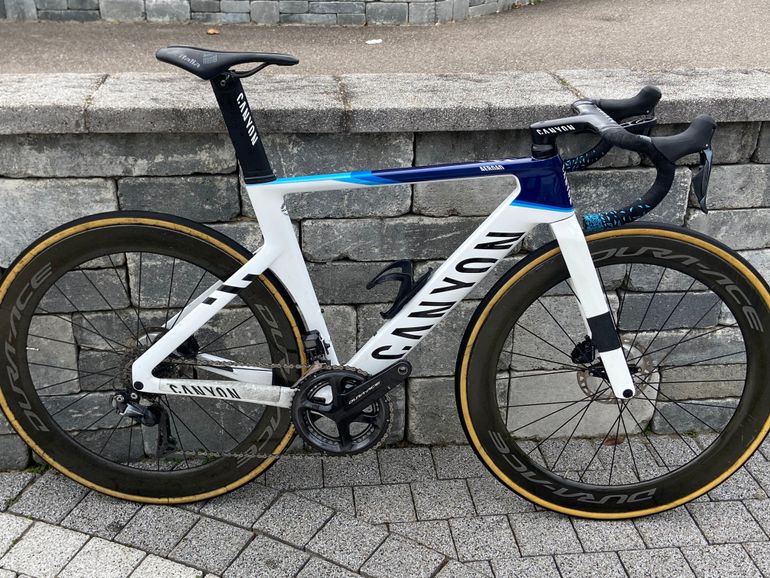 Used Canyon Aeroad CFR Disc Di2 2021 2021 Road & Gravel, White — image 1 of 4