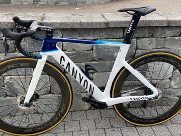 Used Canyon Aeroad CFR Disc Di2 2021 2021 Road & Gravel, White — image 4 of 4