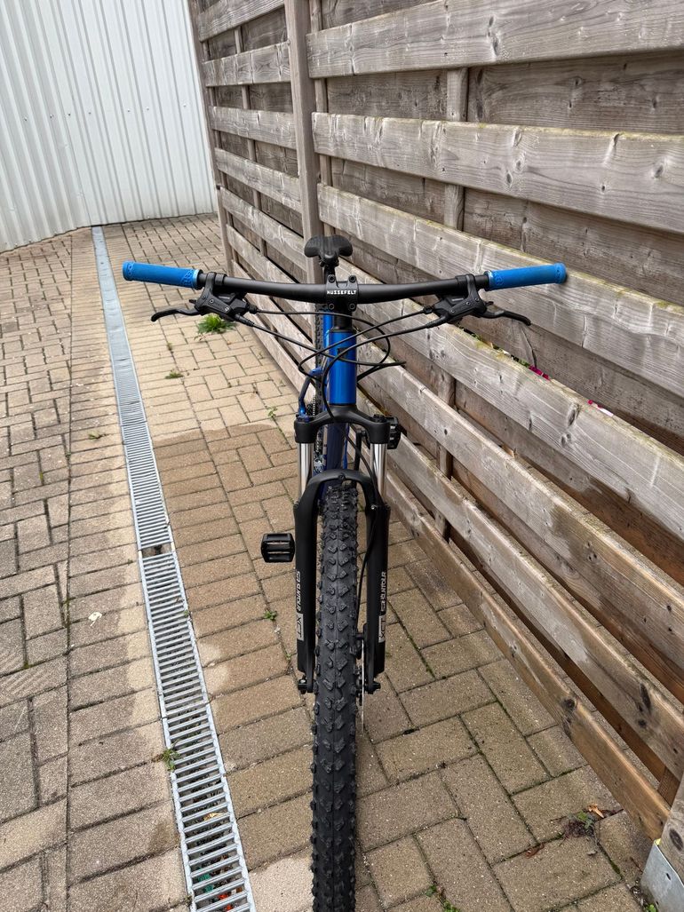 Trek Marlin 6 2020 2020 Mountainbike usato, Blu — immagine 4 di 9