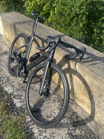 Used Canyon Aeroad CFR Disc eTap 2021 2021 Road & Gravel, Black — image 3 of 4