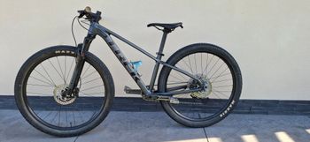 Used Trek X-Caliber 8 2022 2022 Mountainbike, Light Gray, 27.5, 29 — image 2 of 6
