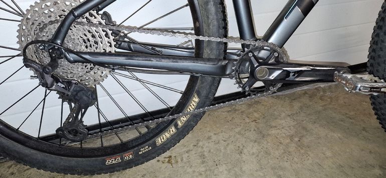 Used Trek X-Caliber 8 2022 2022 Mountainbike, Light Gray, 27.5, 29 — image 4 of 6