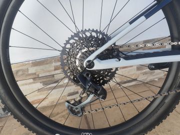 Used Orbea OIZ M21 2024 2024 Mountainbike, Light Gray, 29 — image 3 of 6