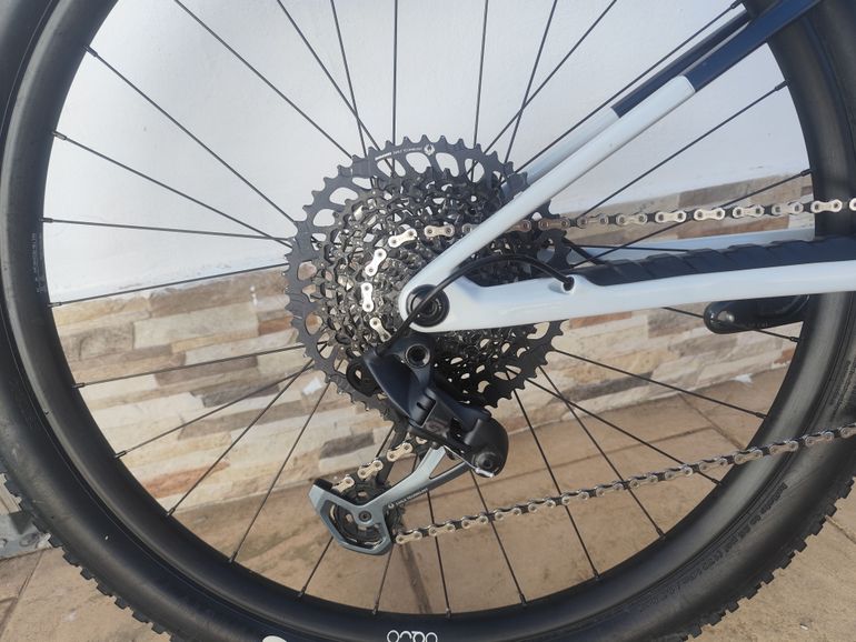 Used Orbea OIZ M21 2024 2024 Mountainbike, Light Gray, 29 — image 3 of 6