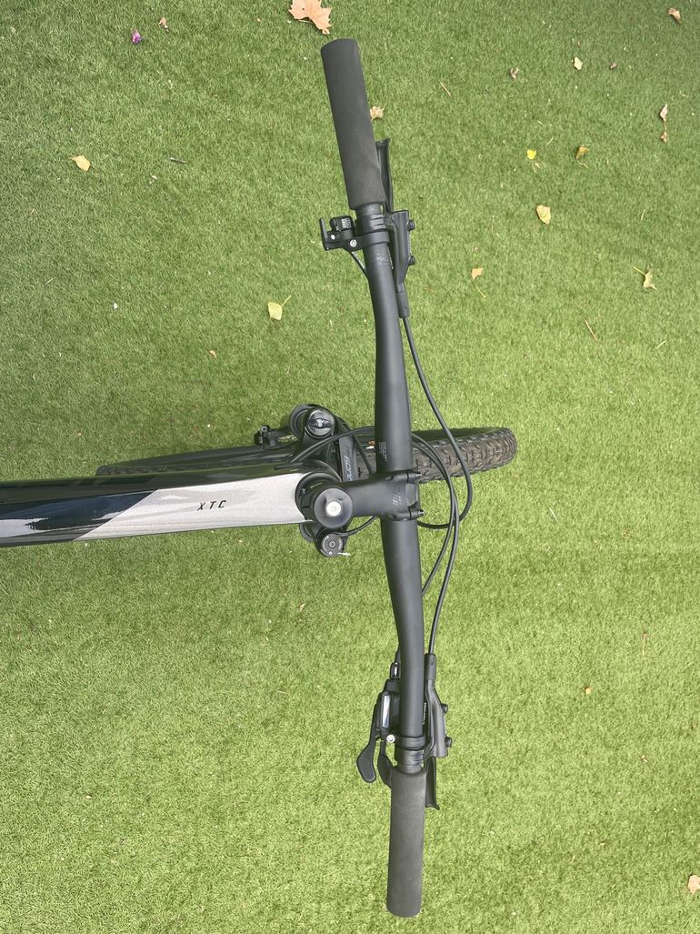 Used Giant Xtc Shimano Deore 2021 Mountainbike, Black — image 10 of 12