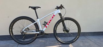Trek X-Caliber 8 2022 2022 Mountainbike de segunda mano, Blanco — imagen 2 de 6
