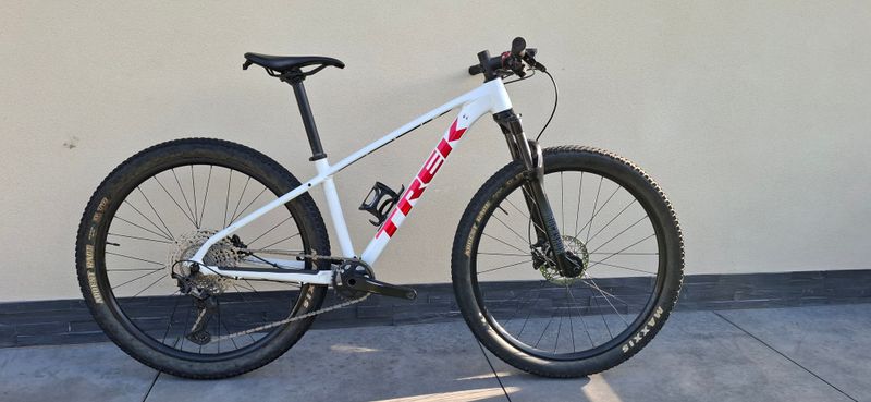 Trek X-Caliber 8 2022 2022 Mountainbike de segunda mano, Blanco — imagen 2 de 6