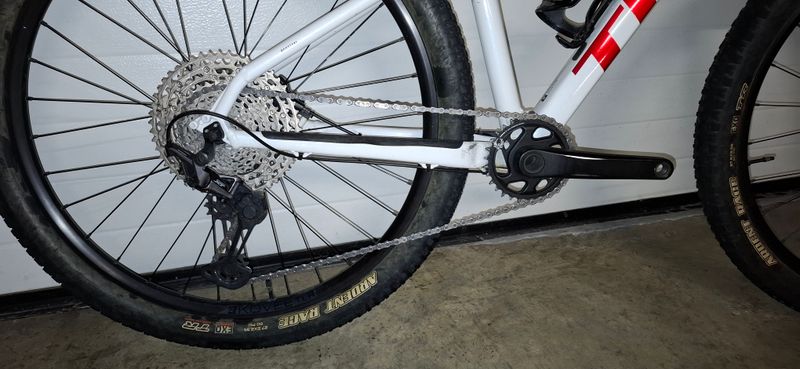 Trek X-Caliber 8 2022 2022 Mountainbike de segunda mano, Blanco — imagen 3 de 6
