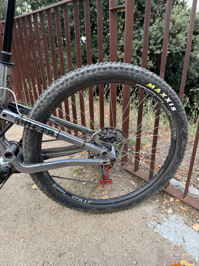 Used Commencal Meta TR 29 2021 Mountainbike, Light Gray — image 5 of 7