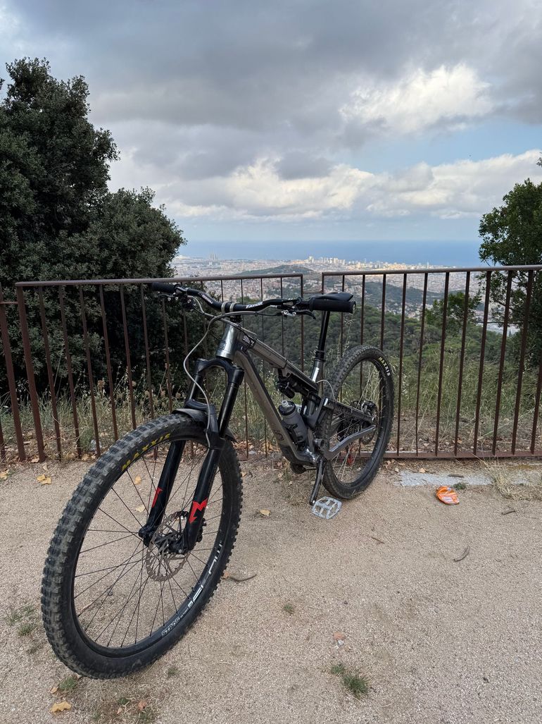 Used Commencal Meta TR 29 2021 Mountainbike, Light Gray — image 7 of 7
