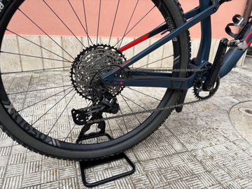 Used Orbea OIZ M10 2021 2021 Mountainbike, Blue, 29 — image 2 of 6