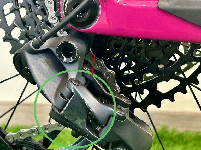 Used Santa Cruz Bronson Sram Eagle Transmission GX 2025 Mountainbike, Purple — image 9 of 18