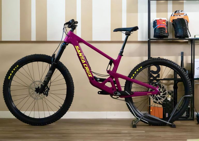 Used Santa Cruz Bronson Sram Eagle Transmission GX 2025 Mountainbike, Purple — image 2 of 18