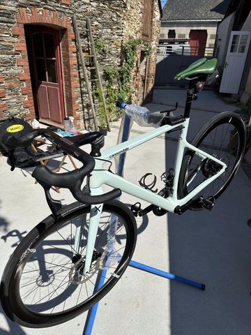 Used Cannondale SuperSix EVO SE 2023 2023 Road & Gravel, Green — image 19 of 27