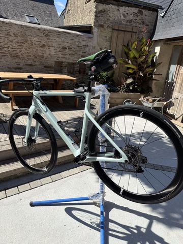 Used Cannondale SuperSix EVO SE 2023 2023 Road & Gravel, Green — image 13 of 27