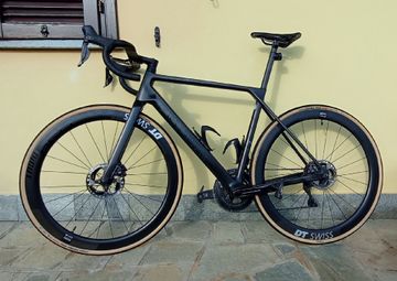 Used Canyon Ultimate CFR Di2 2022 Road & Gravel, Black — image 2 of 9