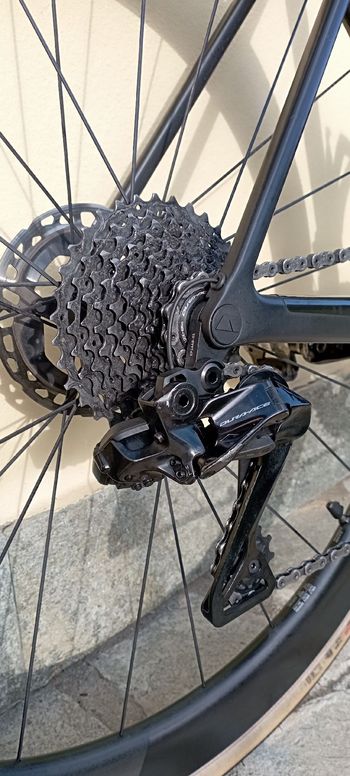 Used Canyon Ultimate CFR Di2 2022 Road & Gravel, Black — image 8 of 9