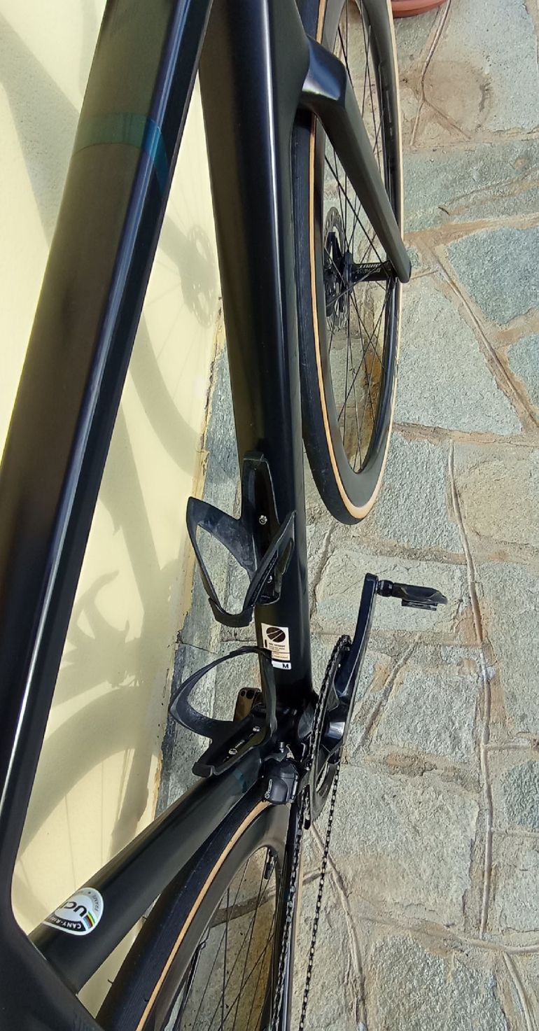 Used Canyon Ultimate CFR Di2 2022 Road & Gravel, Black — image 7 of 9