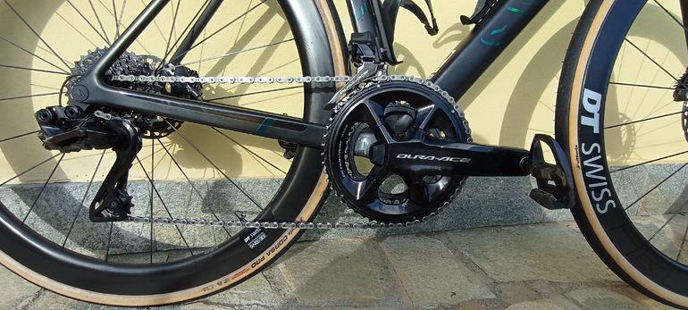 Used Canyon Ultimate CFR Di2 2022 Road & Gravel, Black — image 9 of 9