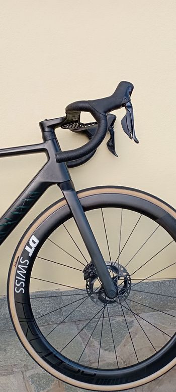 Used Canyon Ultimate CFR Di2 2022 Road & Gravel, Black — image 4 of 9