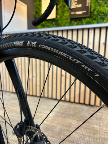 Used Giant Revolt 0 2024 2024 Road & Gravel, Black — image 3 of 10
