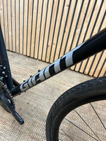 Used Giant Revolt 0 2024 2024 Road & Gravel, Black — image 6 of 10
