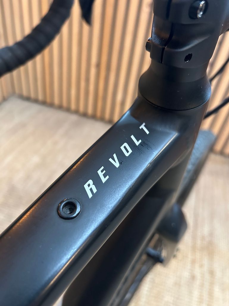 Used Giant Revolt 0 2024 2024 Road & Gravel, Black — image 8 of 10