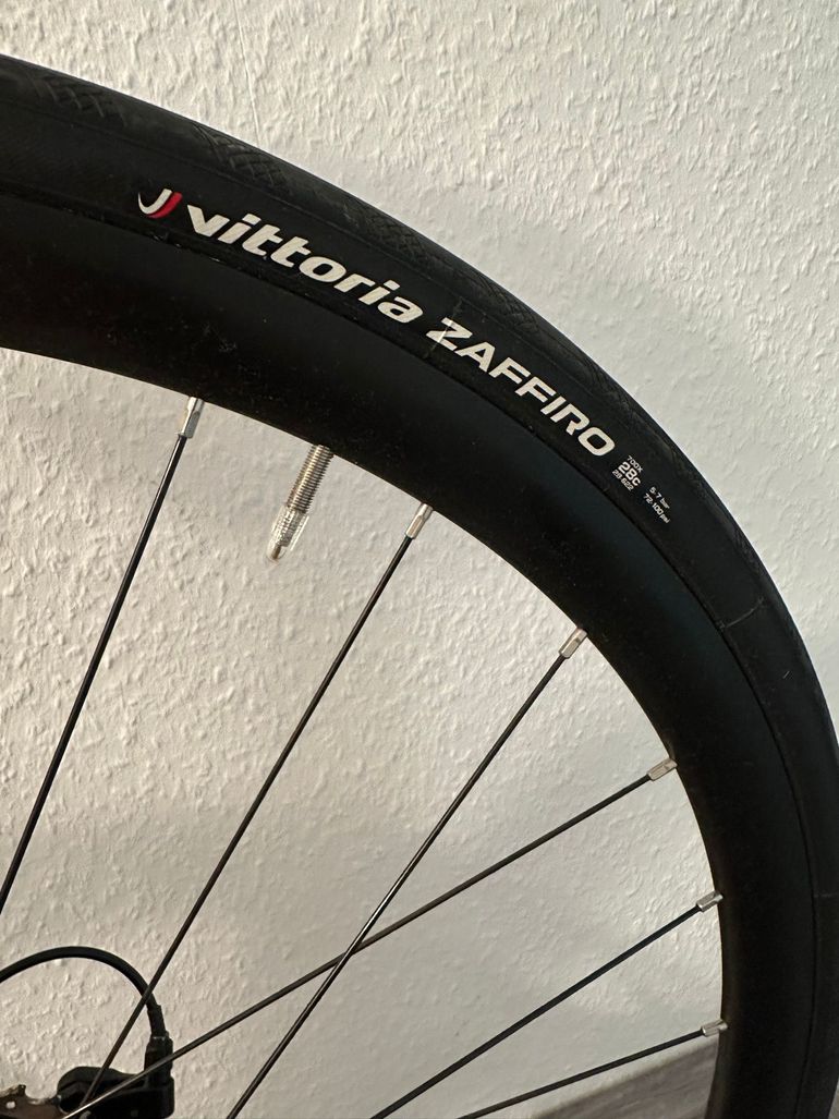 Used Orbea ORCA M30 2024 2024 Road & Gravel, White — image 5 of 5