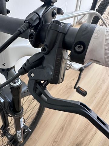 Used CUBE REACTION C:62 ONE 2025 2025 Mountainbike, White, 27.5, 29 — image 5 of 6