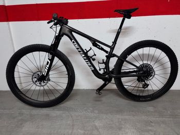Used Specialized Epic Sram Eagle Transmission XX SL 2024 Mountainbike, Black — image 2 of 5