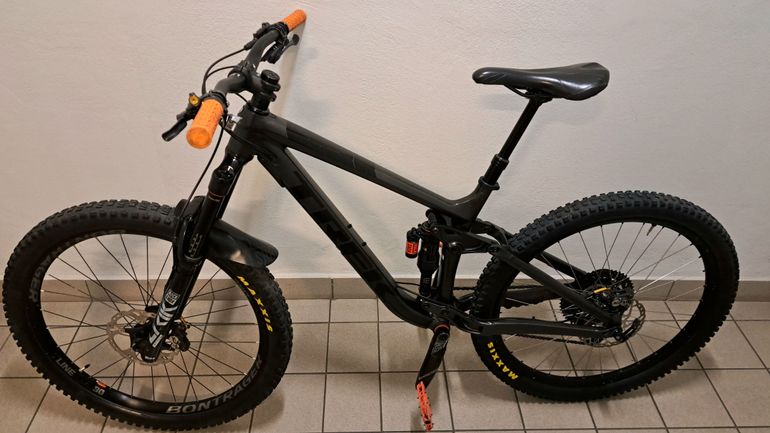 Used Trek Remedy Other 2018 Mountainbike, Black — image 2 of 9