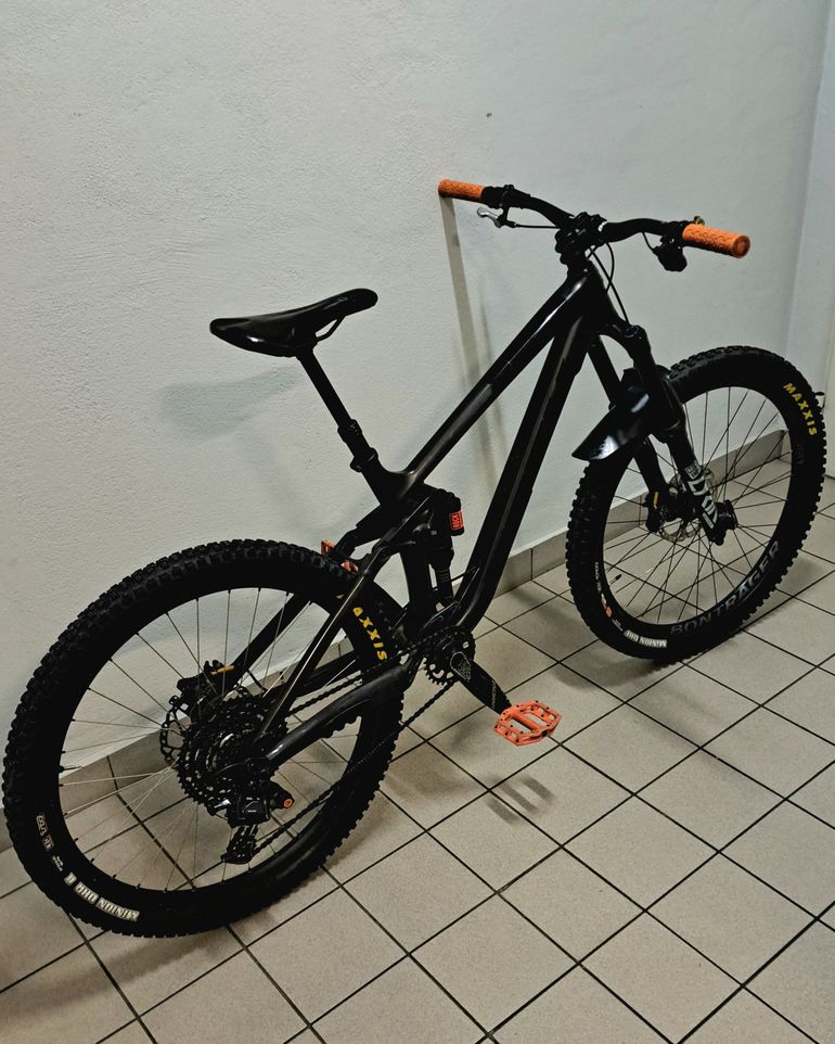 Used Trek Remedy Other 2018 Mountainbike, Black — image 8 of 9