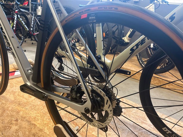 Used Stevens Xenith 2024 Road & Gravel, Light Gray — image 6 of 7