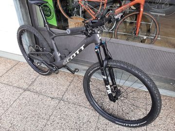 Used Scott Spark RC Team 2022 2022 Mountainbike, Black, 29 — image 1 of 7
