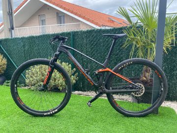 Used Mondraker F-Podium Carbon 2021 2021 Mountainbike, Black, 29 — image 2 of 12