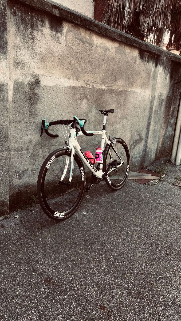Used Bianchi C2C 100 Strade 2016 Road & Gravel, White — image 2 of 4