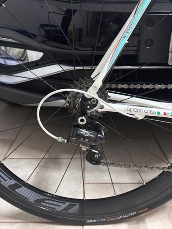 Used Bianchi C2C 100 Strade 2016 Road & Gravel, White — image 3 of 4