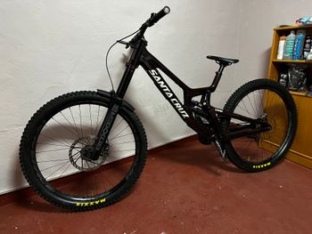 Used Santa Cruz V10 S 29 / Carbon CC 2023 2023 MTB