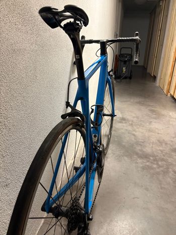 Used Canyon Ultimate CF SL 8 2021 2021 Road & Gravel, Blue — image 4 of 6