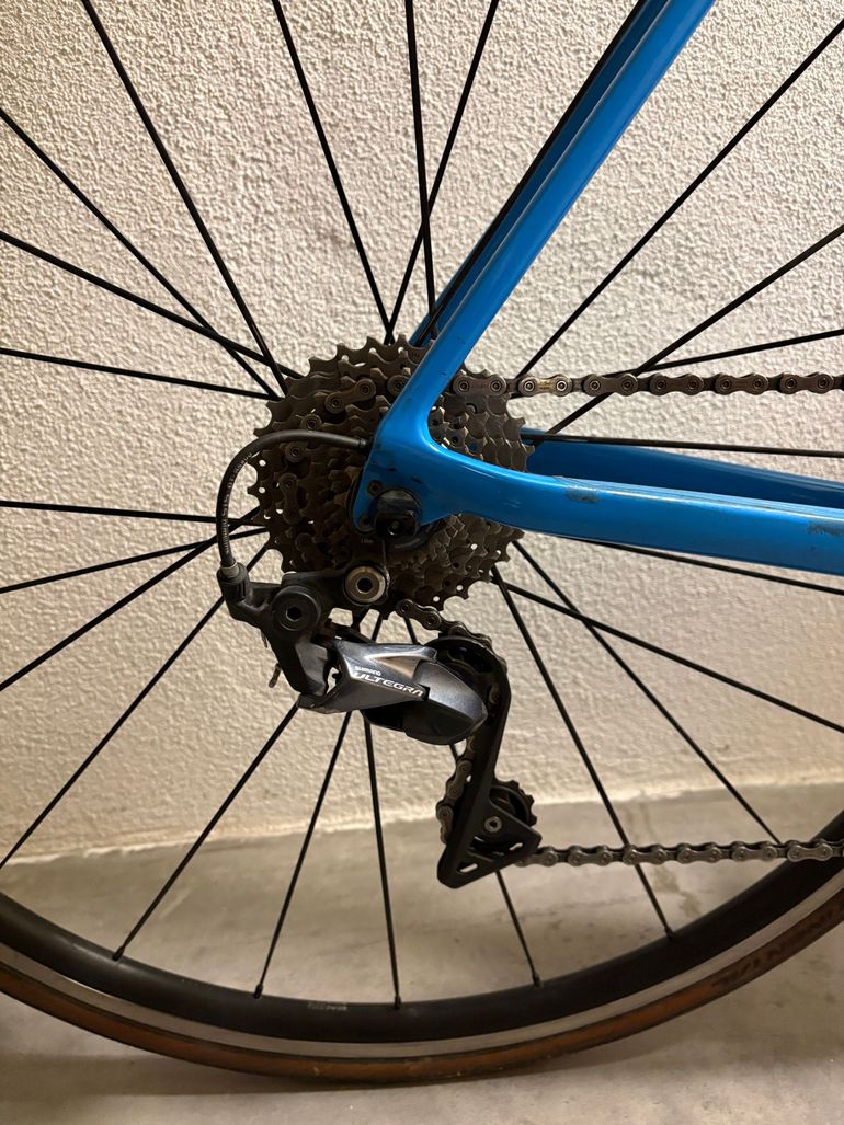 Used Canyon Ultimate CF SL 8 2021 2021 Road & Gravel, Blue — image 2 of 6