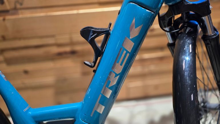 Used Trek Verve+ 2024 Mountainbike, Blue — image 5 of 13