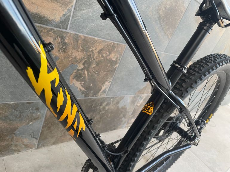 Used Kona Honzo Shimano Deore XT 2024 Mountainbike, Black — image 6 of 7