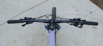 Used Commencal META V5 Shimano Deore XT 2023 Mountainbike, Purple — image 7 of 9