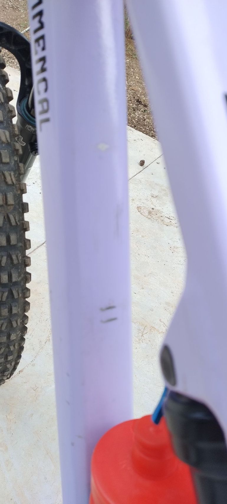Used Commencal META V5 Shimano Deore XT 2023 Mountainbike, Purple — image 6 of 9