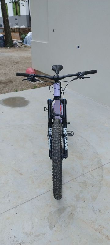Used Commencal META V5 Shimano Deore XT 2023 Mountainbike, Purple — image 9 of 9