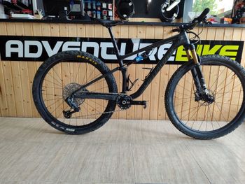 Used Specialized Epic Evo 2023 2023 Mountainbike, Black, 29 — image 2 of 7