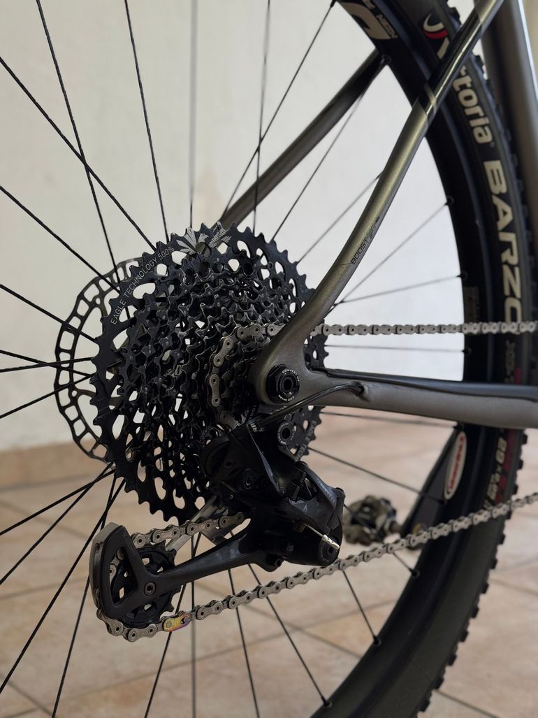 Used Trek Procaliber SRAM XX1 Eagle 2017 Mountainbike, Light Gray — image 3 of 11