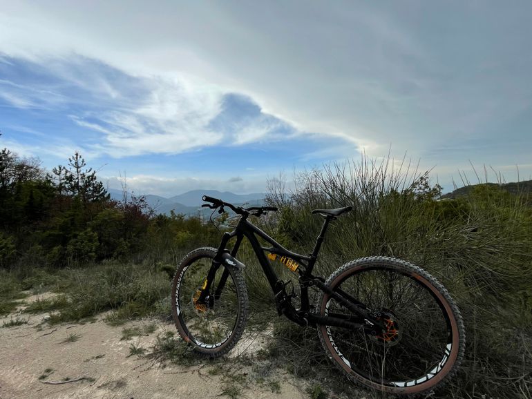 Used Specialized COMP 2018 Mountainbike, Black — image 3 of 5